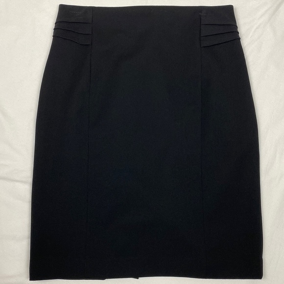 Express black skirt fully lined size 4 - Picture 1 of 11